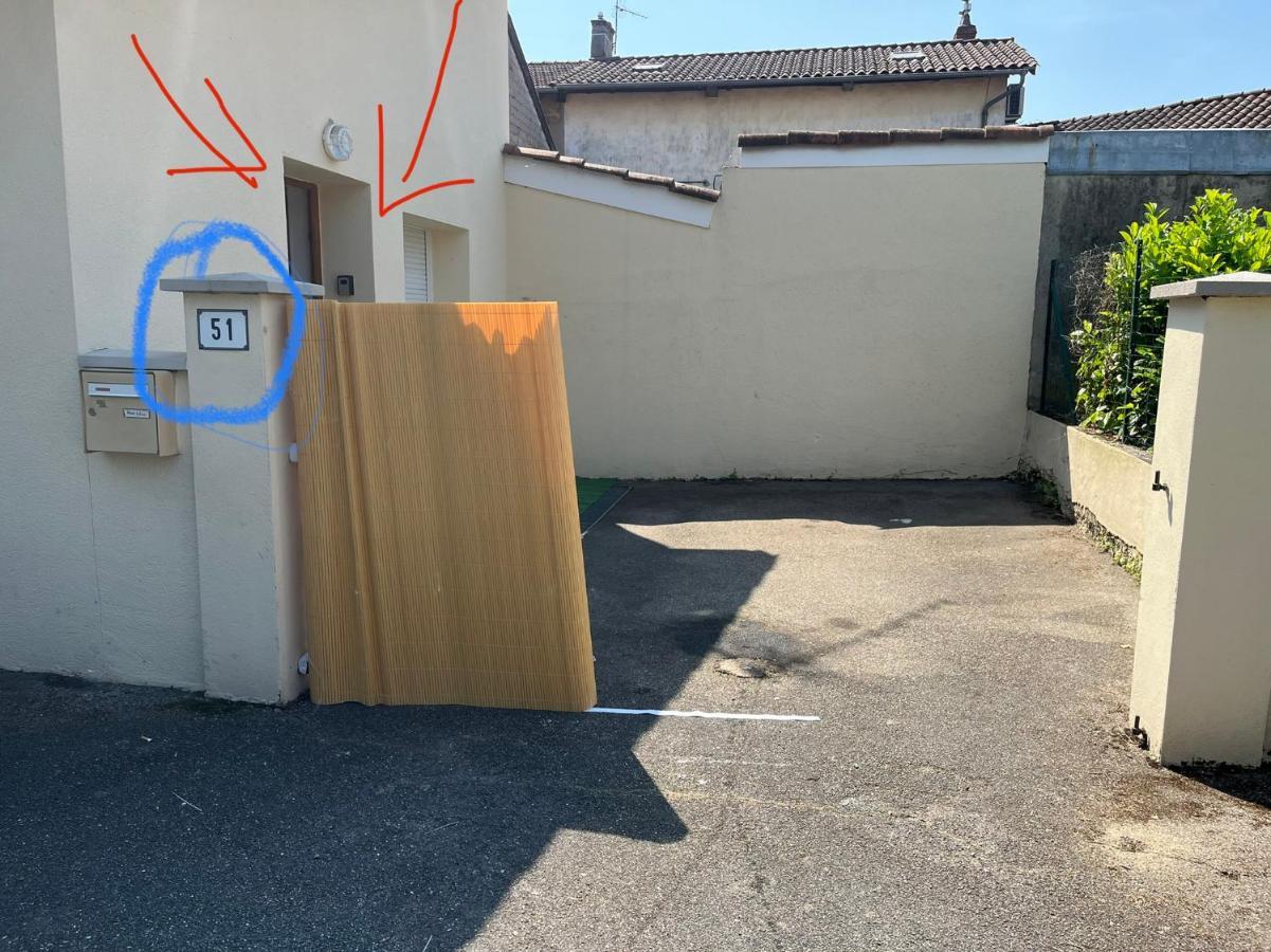 Le Petit Prince , Jolie Maisonnette Terrasse Netflix Parking Prive Jeux De Societe ブール・ガン・ブレス エクステリア 写真